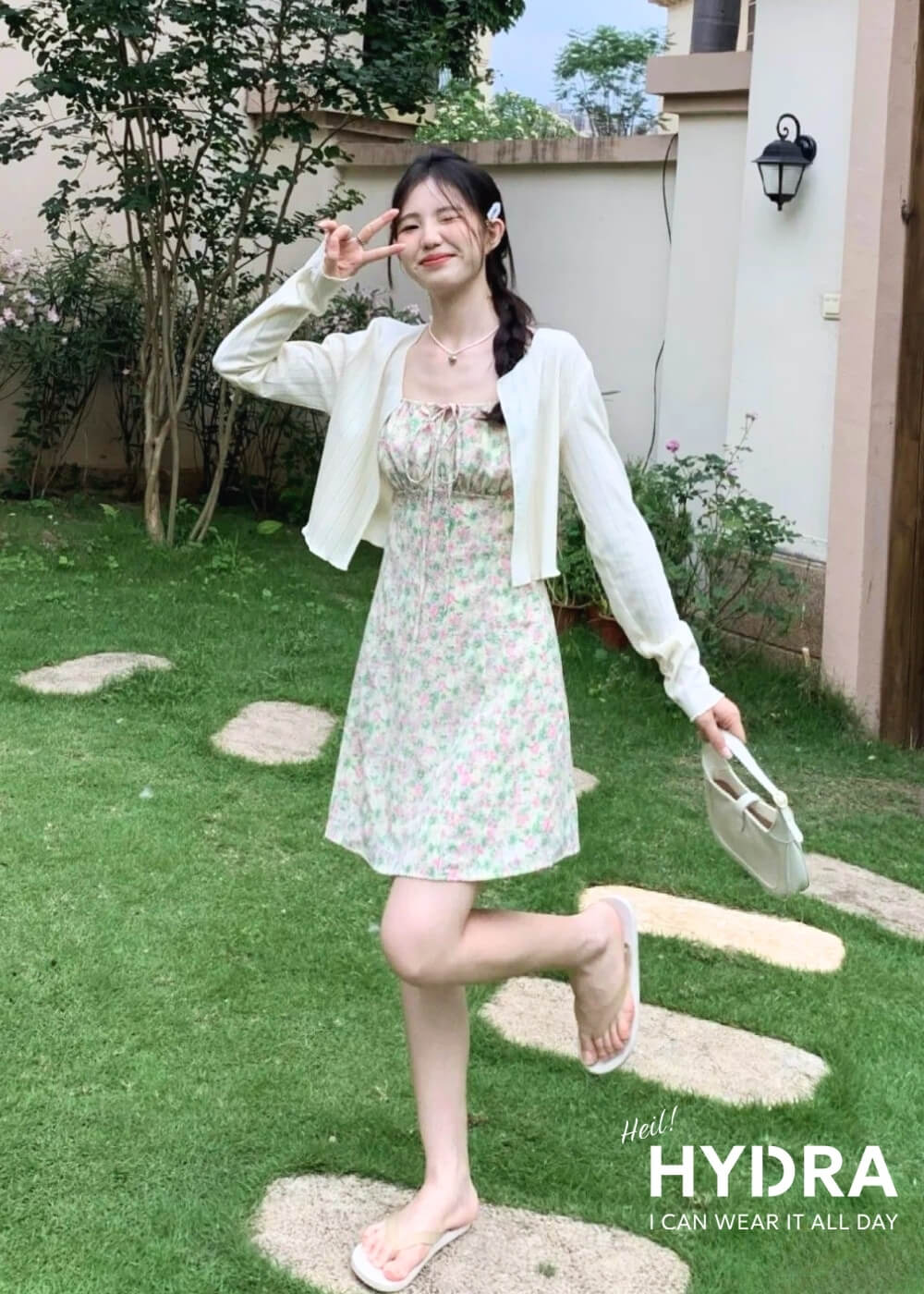 Cách phối đồ đi Đà Lạt cho nữ với váy hoa nhí và cardigan